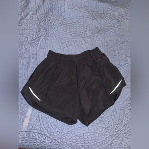 Lululemon black 2.5 hotty hot shorts